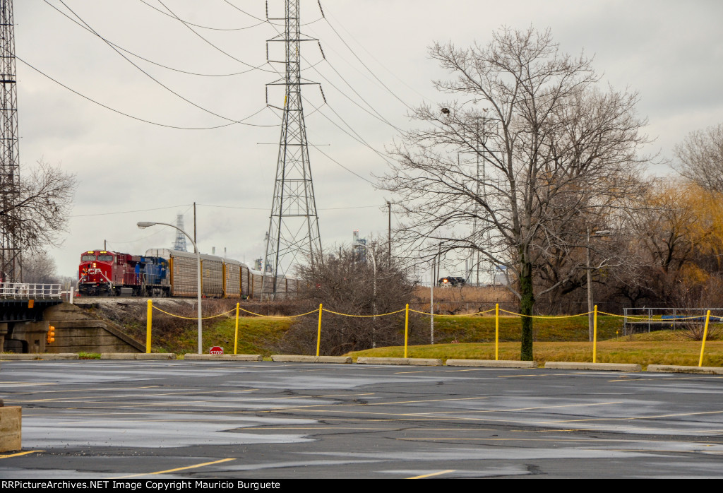 CP ES44AC & CEFX AC44CW Locomotives in the yard